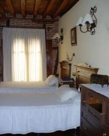 Hostal Casa De Cisneros-2